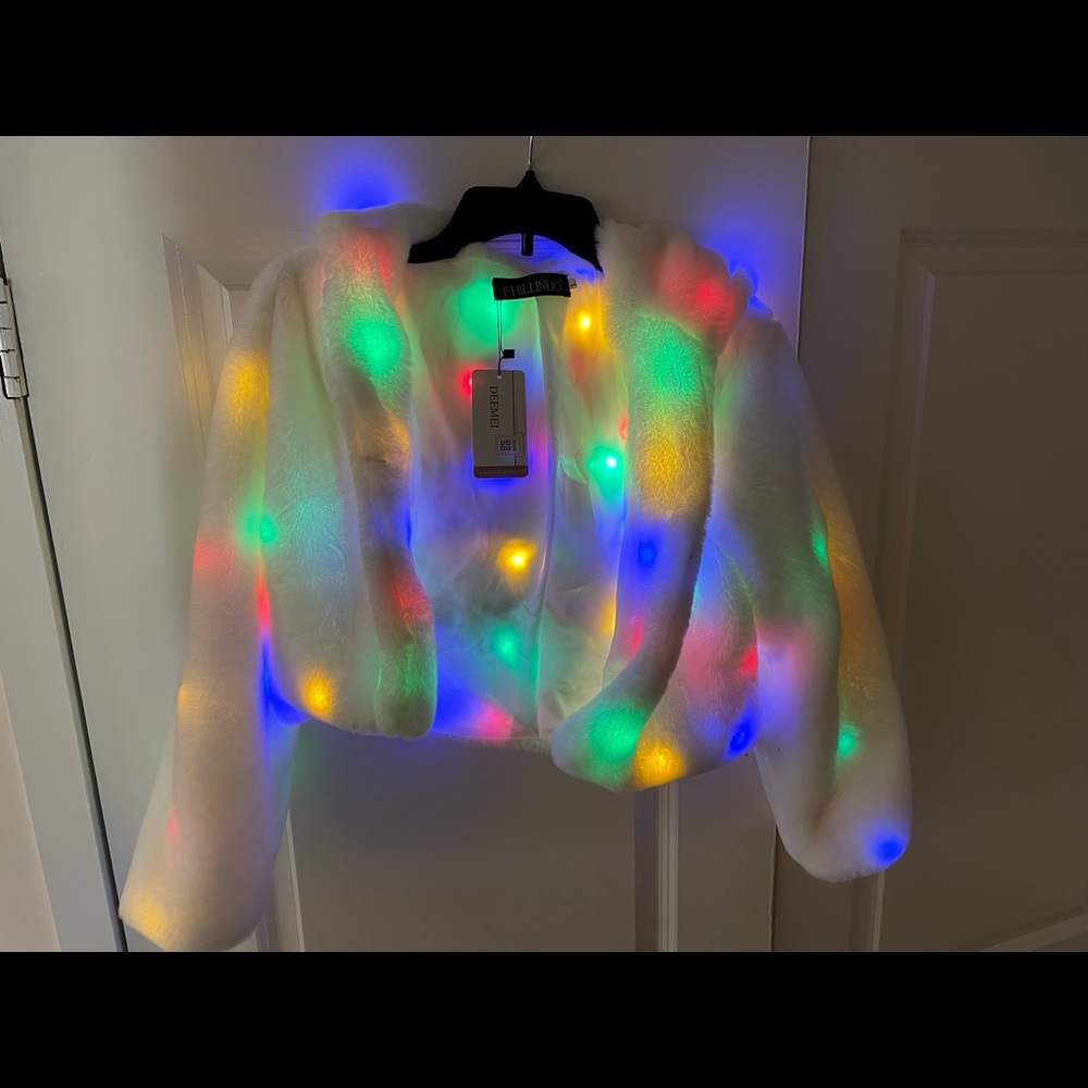 White Faux Fur Multicolor LED Light Up Women’s Coat Size Small Tags On Brand New
